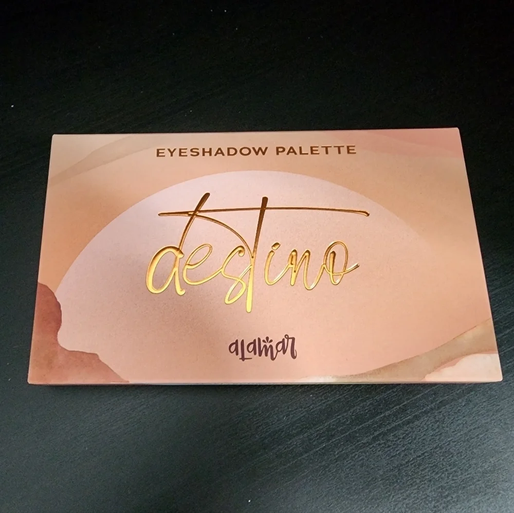 Alamar Cosmetics Destino Eyeshadow Palette